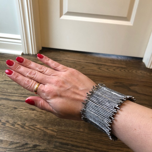 Unique metal cuff - Picture 2 of 5